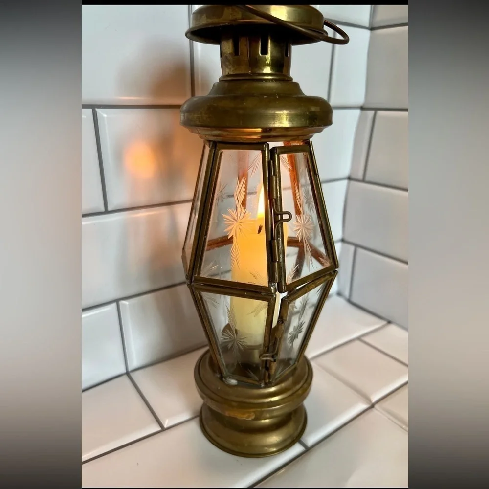 Vintage Large Solid Brass & Glass etched starry Lantern - Picture 2 of 12